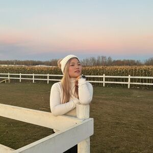 Meet your Posher, Queenie